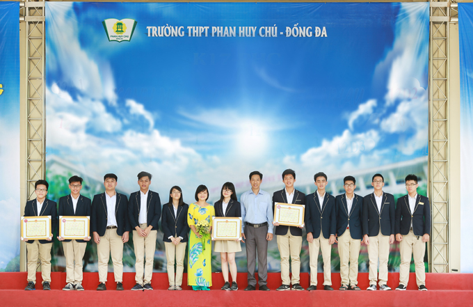 Trường THPT Phan Huy Chú - ĐĐ, nơi mỗi học sinh riêng 1 thời khóa biểu