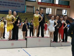 Chúc mừng các thầy cô đoạt giải cao tại cuộc thi khiêu vũ của ngành