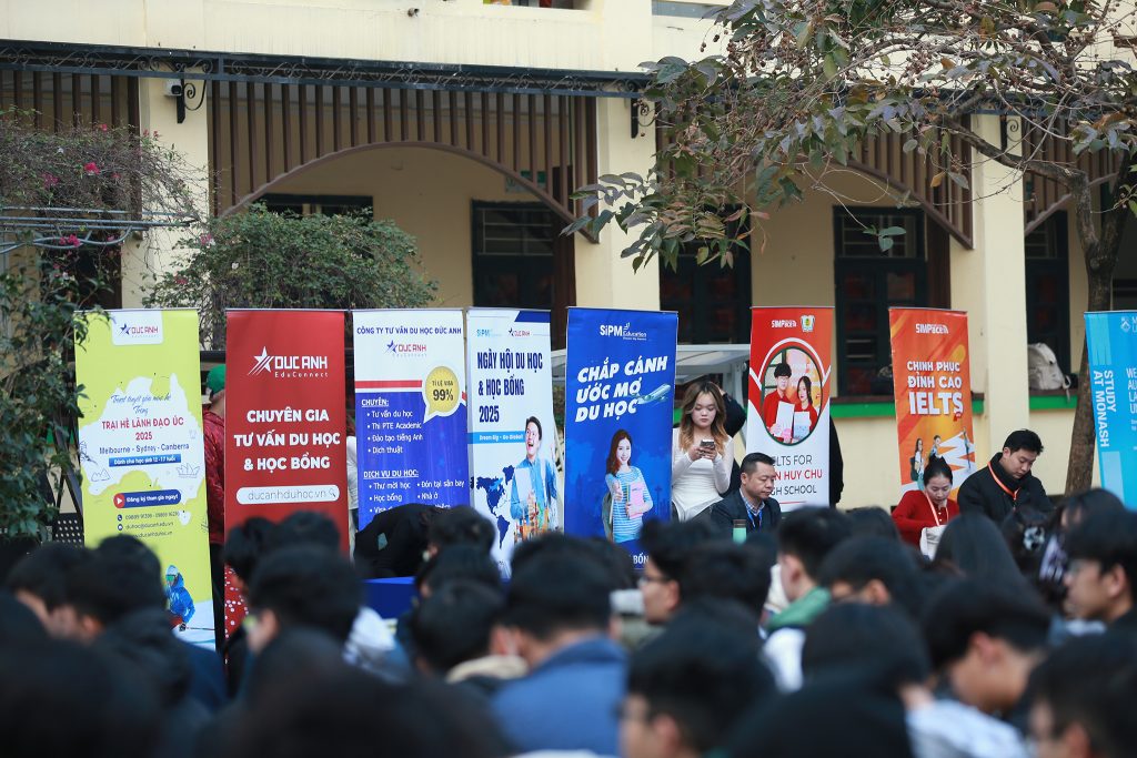 CHƯƠNG TRÌNH HƯỚNG NGHIỆP THÔNG MINH – KIẾN TẠO TƯƠNG LAI