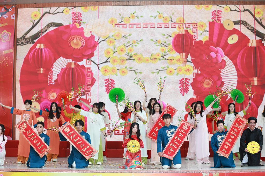 RỰC RỠ, NÁO NỨC TRONG LỄ HỘI XUÂN YÊU THƯƠNG 2025