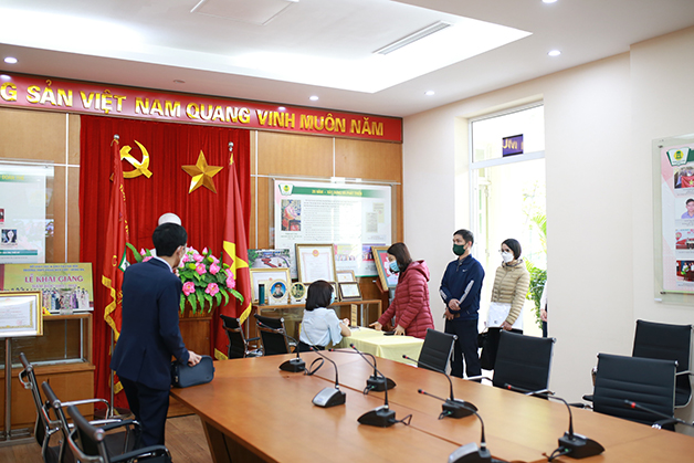 NGÀY ĐẦU PHÁT HÀNH HỒ SƠ TUYỂN SINH VÀO LỚP 10 TRƯỜNG THPT PHAN HUY CHÚ - ĐỐNG ĐA