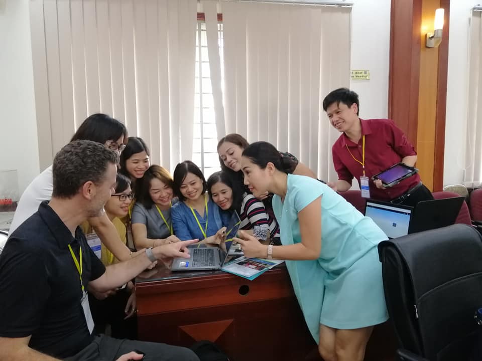 Thầy cô tiếp cận và ứng dụng công nghệ hình ảnh đa chiều để dạy học hiệu quả