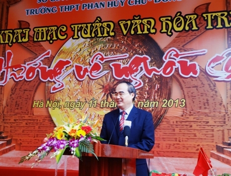 Phó Thủ tướng Nguyễn Thiện Nhân thăm trường THPT Phan Huy Chú