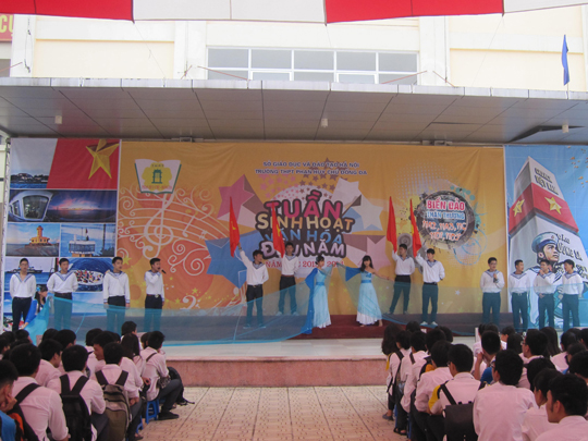 Tuần văn hóa "Biển đảo thân thương"