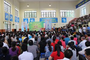 Cấp học bổng 105 triệu đồng cho 10 học sinh vào lớp 10