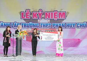 Bế Hồng Hạnh và “vương miện” gần 600 triệu đồng