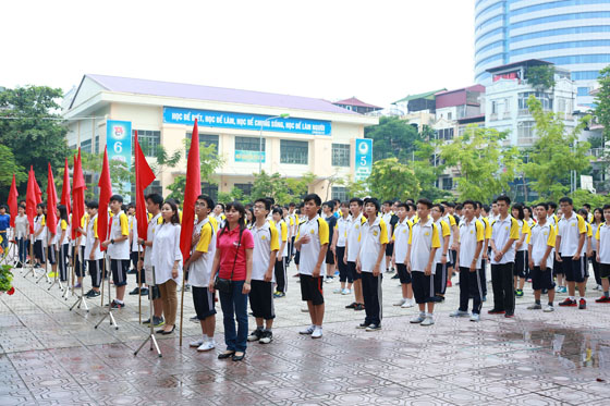Giải chạy báo Hà Nội mới Vì hòa bình tại trường Phan Huy Chú- Đống Đa