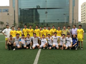 Chung vui cùng các “phu nhân” và “phu quân” của các thầy, cô giáo