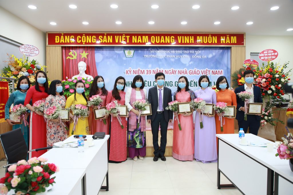 NGÀY NHÀ GIÁO VIỆT NAM 20/11/2021: NHỚ, YÊU CHUNG GỬI ĐẾN SUM VẦY