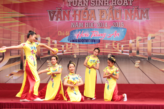 Tuần sinh hoạt Văn hóa đầu năm: Chương trình "Hoa Tràng An"