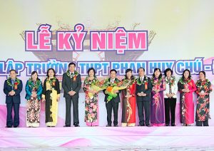 Ngược dòng thời gian với mênh mang bể ân tình