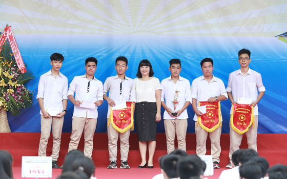 Trao học bổng và tặng thưởng thành tích về Thể thao - Văn hóa