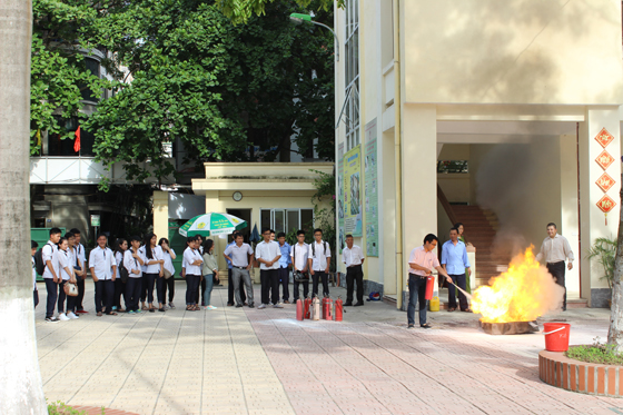 Tập huấn phòng cháy chữa cháy tại trường