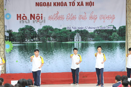ngoai-khoa-to-xa-hoi_2