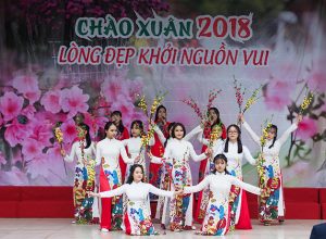 Hội ngộ phấn khởi trong "Chào Xuân 2018: Lòng đẹp khởi nguồn vui!"