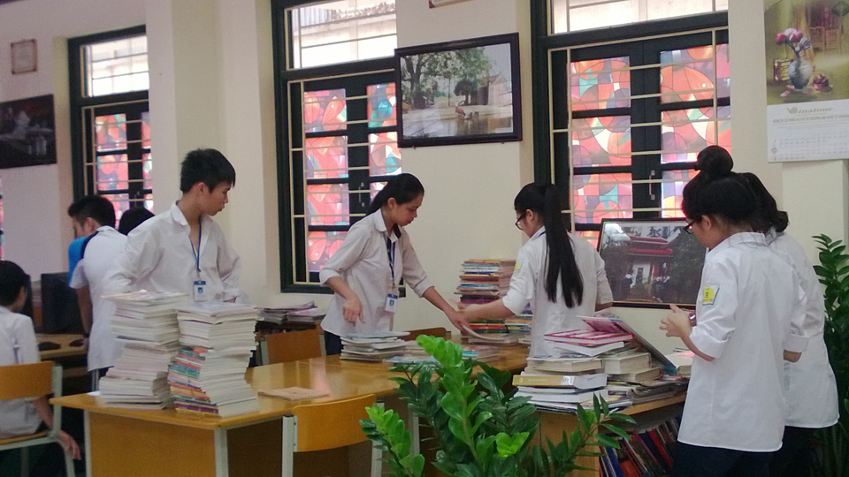 Công tác chuẩn bị "Sách giáo khoa tặng bạn" năm 2013-2014