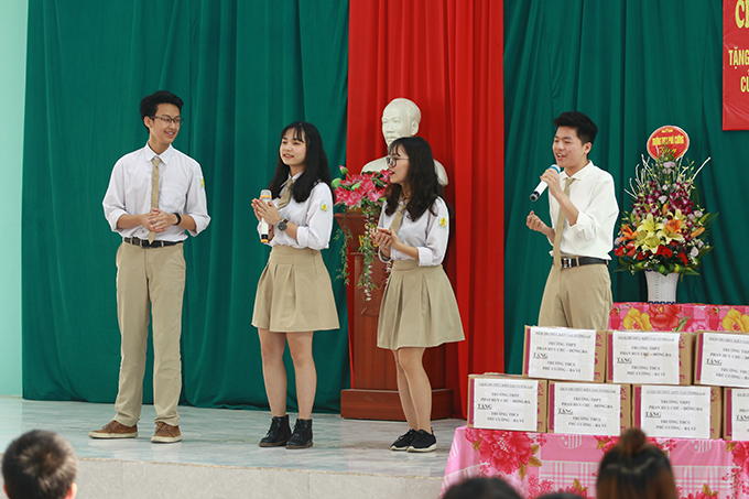 tang20sach20thcs20phu20cuong202