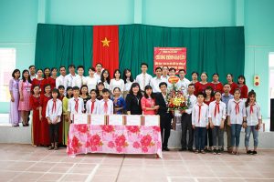 Giao lưu tặng sách tại Ba Vì: "Sách - Tri thức kiến tạo tương lai"
