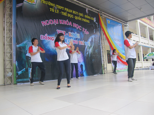 Ngoại khóa tổ Lý - Thể dục - Giáo dục Quốc phòng