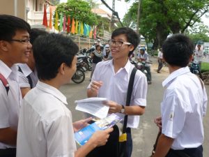 Đề thi môn văn gây nức lòng và tạo xúc động cao