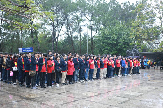 "Hành trình tri ân" ngày thứ hai: Thiêng liêng và tràn dâng ân nghĩa