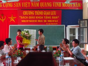 Trang sách thơm nối những khoảng trời