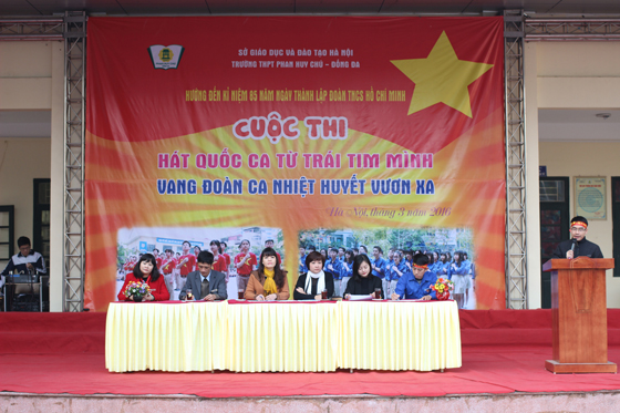 30 Chi đoàn thi hát Quốc ca và "Vang Đoàn ca nhiệt huyết vươn xa"