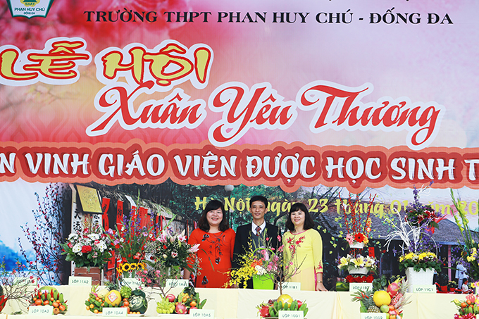 Các thầy cô giáo trong Ban giám hiệu